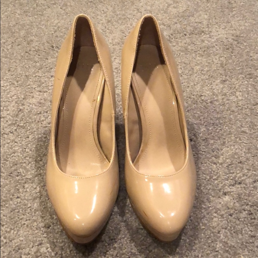 Neutral paten leather high heels